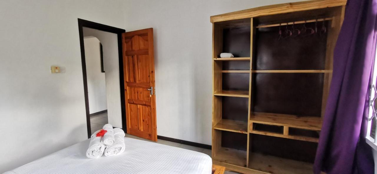 Chez Marva Grande Villa Corossol 3 A 12 Personnes La Digue Exteriör bild